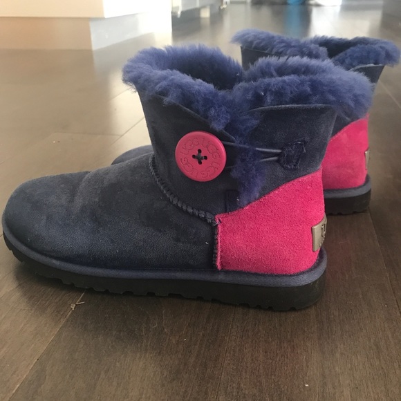 Ugg Boots - Picture 1 of 6
